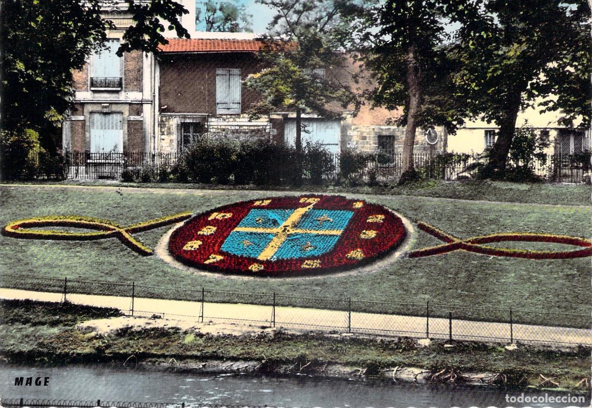 Postales: Postal de Ch&acirc;lons-sur-Marne Francia Reloj de Flores