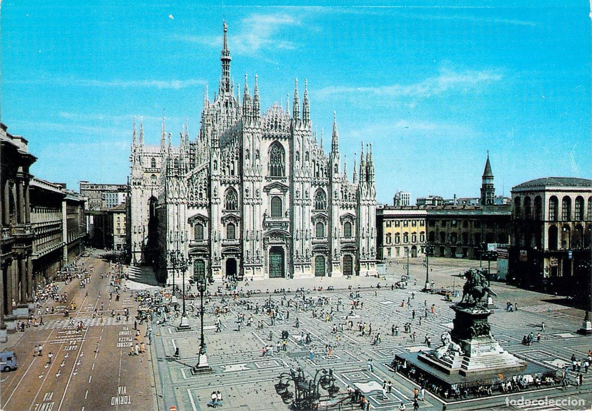 Postales: Postal de la Piazza del Duomo y Catedral de Mil&aacute;n, Italia