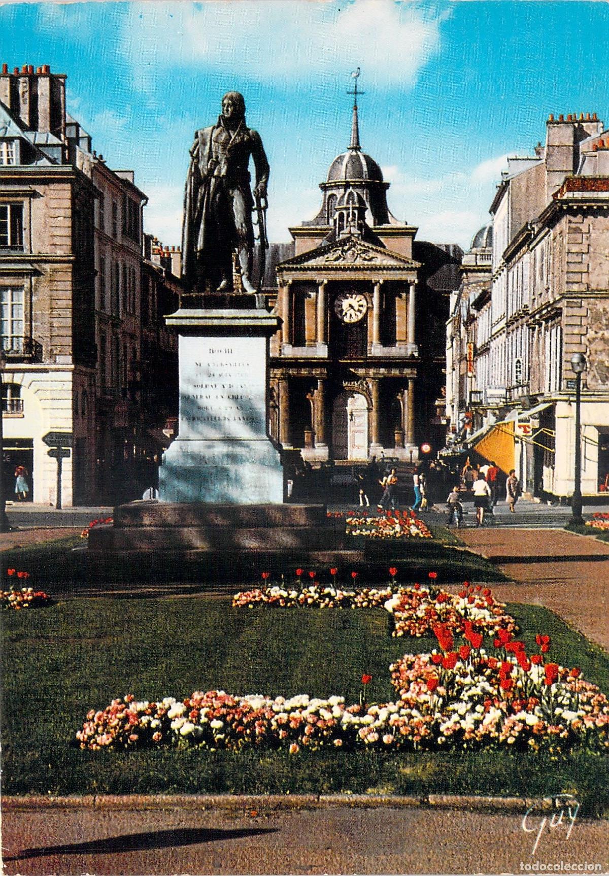 Postales: Postal de Versailles Plaza Hoche y Estatua del General Hoche