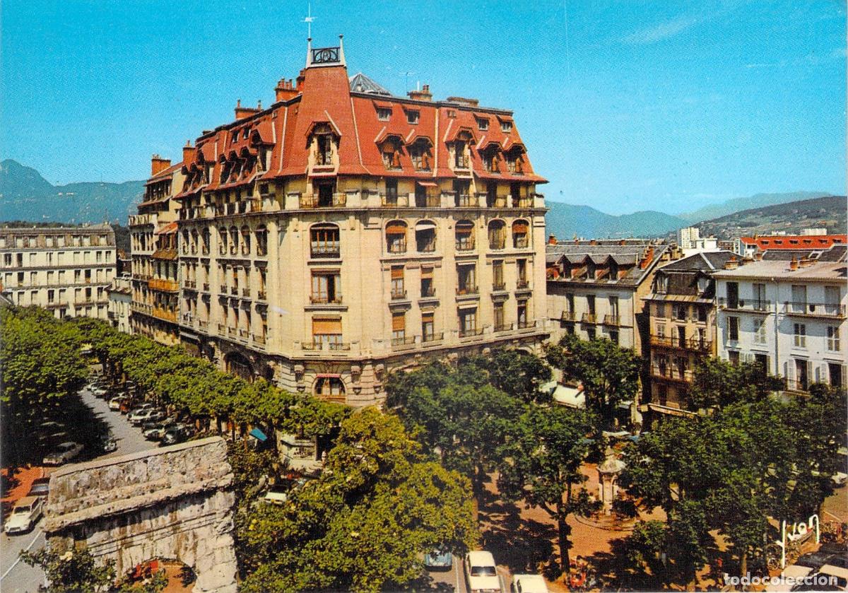 Postales: Postal de Aix-les-Bains con el Hotel Astoria y Arco de Campano