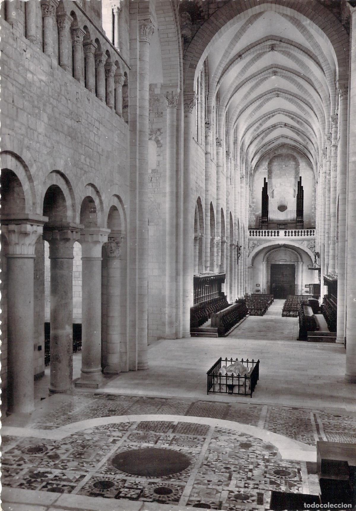 Postales: Postal de la Bas&iacute;lica de Saint-Beno&icirc;t-sur-Loire: Mosaico y Nave