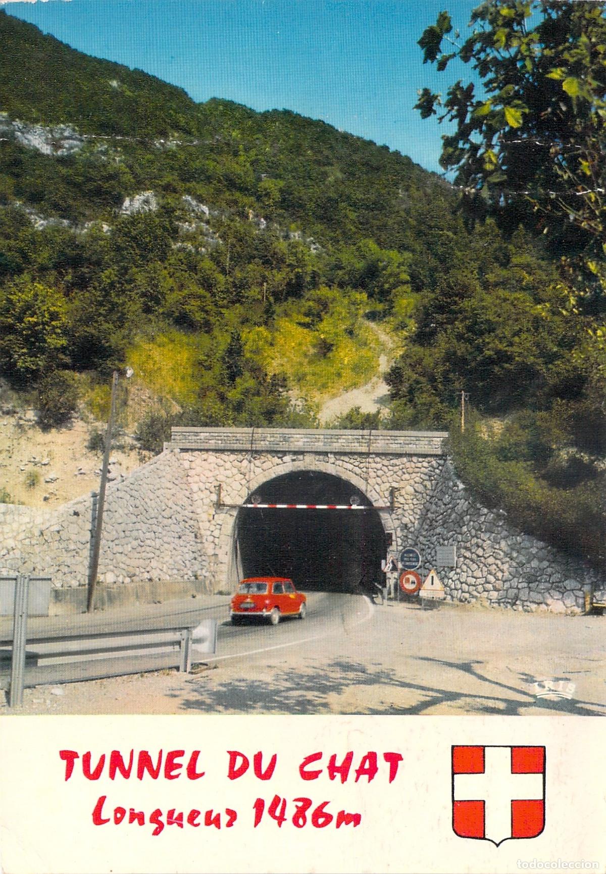 Postales: Postal del T&uacute;nel del Chat en Saboya Francia con Coche