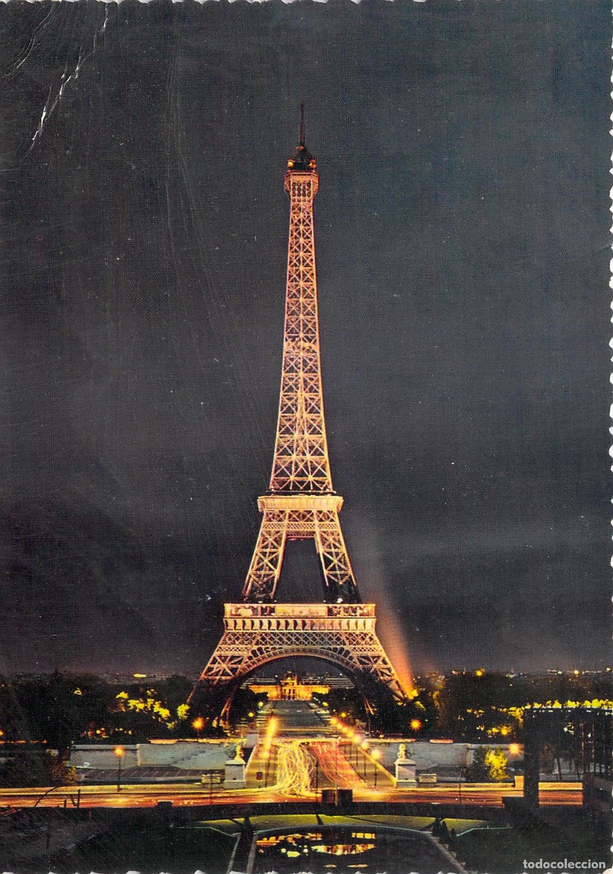 Postales: Postal de la Torre Eiffel Iluminada de Noche en Par&iacute;s