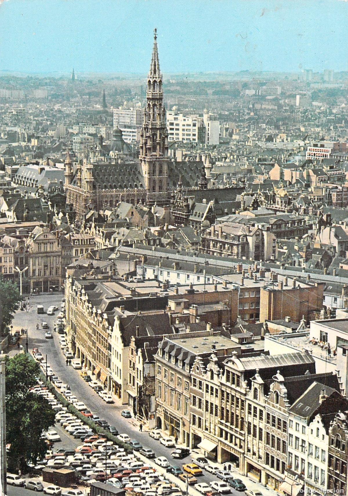 Postais: Postal de Bruselas con Vista del Ayuntamiento y Panorama Urbano