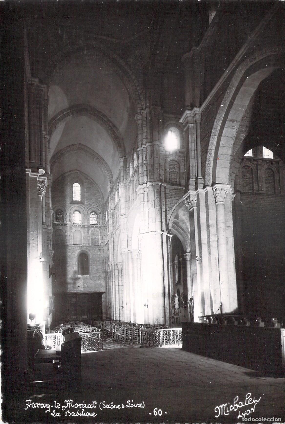 Postais: Postal Interior de la Bas&iacute;lica de Paray-le-Monial, Francia
