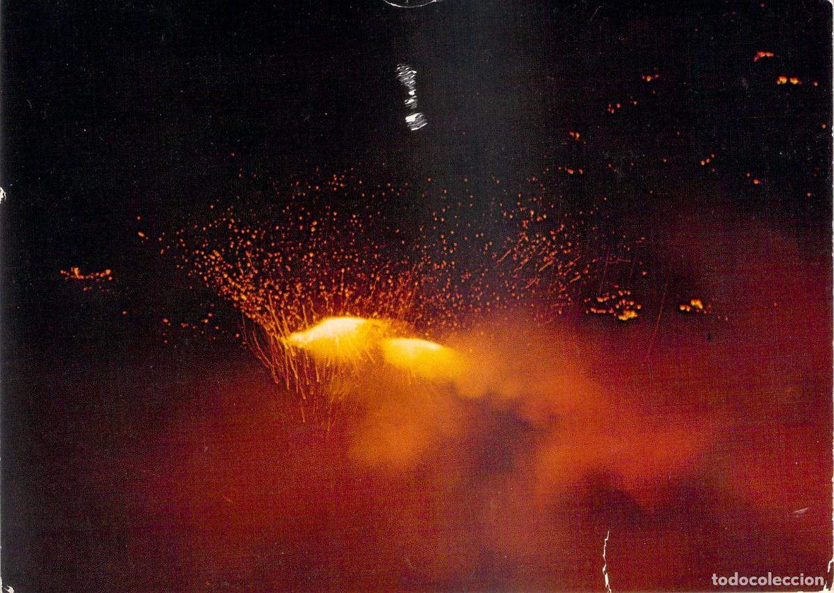 Postales: Postal de Erupci&oacute;n de Volc&aacute;n en la Isla de la Reuni&oacute;n