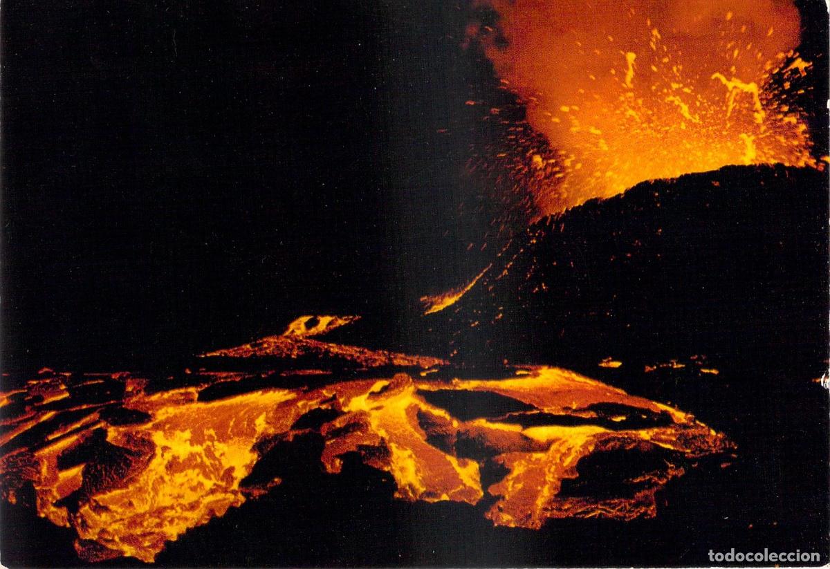 Postales: Postal de la Isla de la Reuni&oacute;n con Erupci&oacute;n del Volc&aacute;n