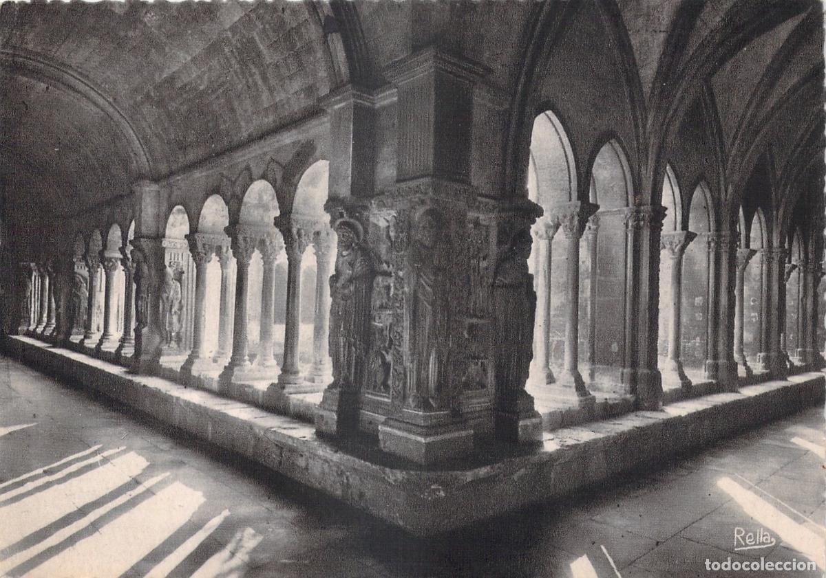 Postcards: Postal del Claustro de Saint-Trophime en Arl&eacute;s, Provenza