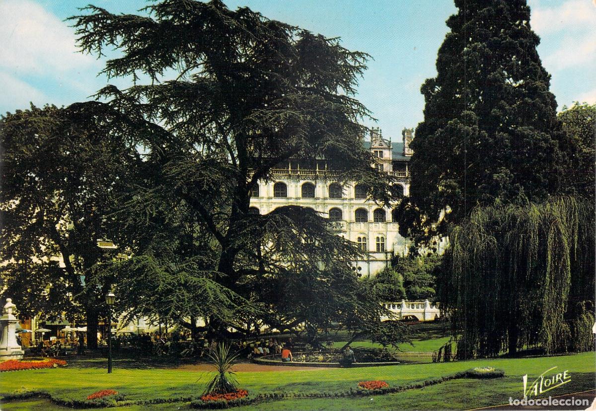 Postales: Postal de Blois con el Castillo y la Plaza Victor Hugo