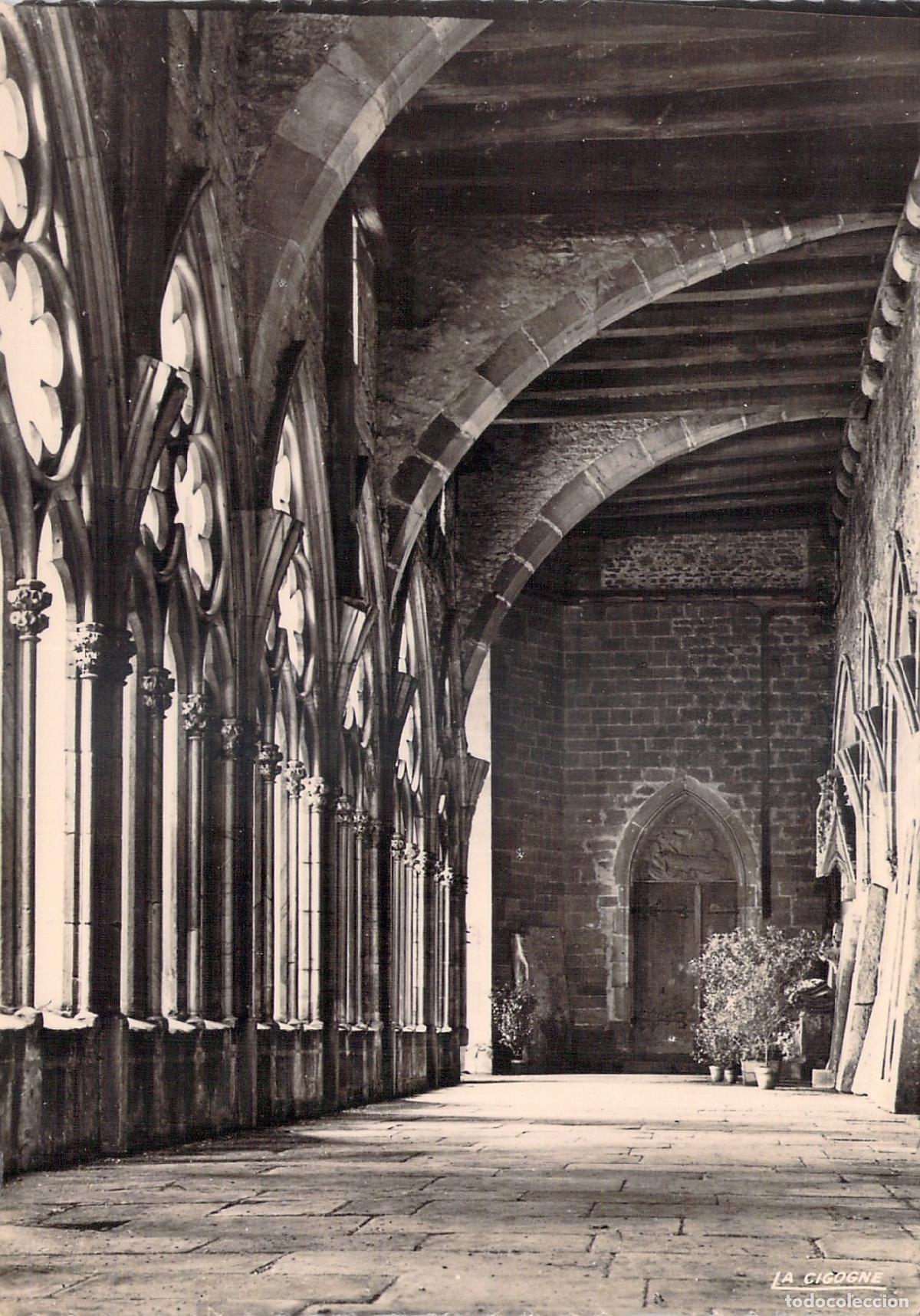 Postales: Postal Claustro de la Iglesia de San Pedro y San Pablo en Wissembourg, Francia