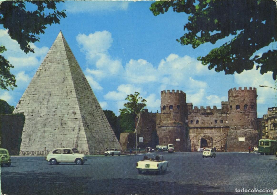 Postales: N&ordm; 220/V 973-ROMA. Pir&aacute;mide di Caio Cestio e Porta S. Paolo. Sin circular. ED. FOTORAPIDA COLOR
