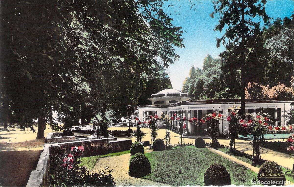 Postales: Postal de Bagnoles de l'Orne: Jard&iacute;n de las Termas y Pabell&oacute;n