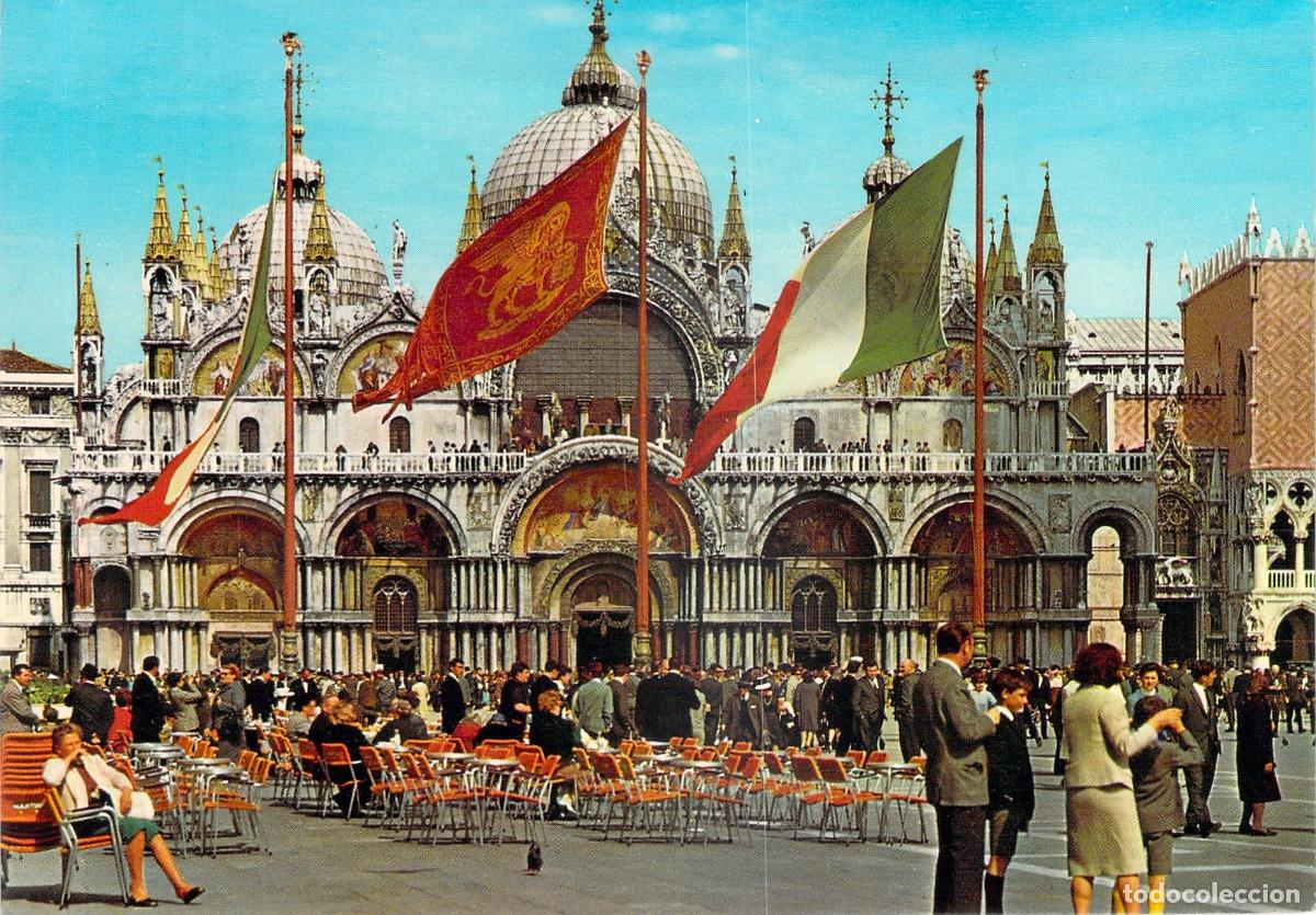 Postales: Postal de Venecia Bas&iacute;lica de San Marcos con Banderas