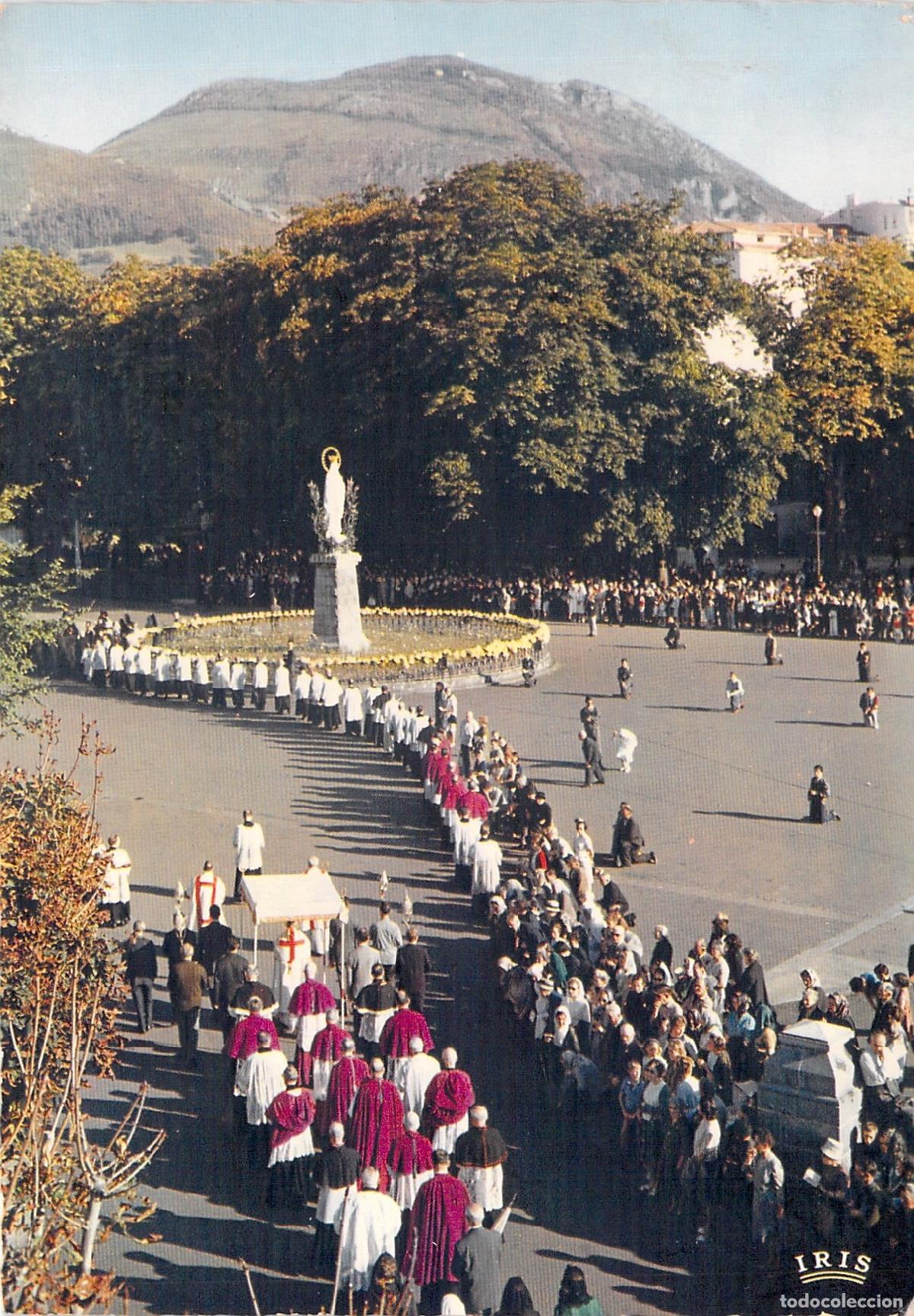 Postales: Tarjeta Postal Procesi&oacute;n en Lourdes Virgen Coronada