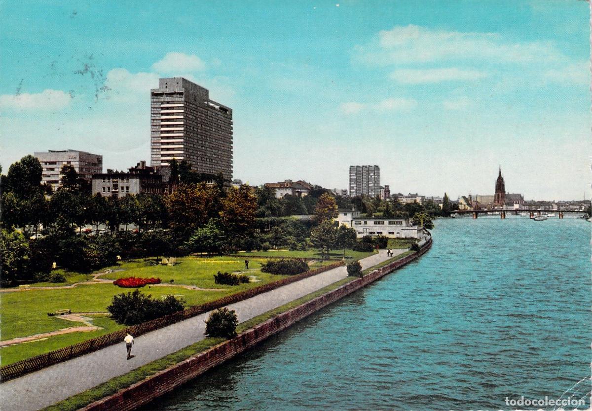 Postales: Postal de Frankfurt am Main con el R&iacute;o Meno y el Hotel Intercontinental