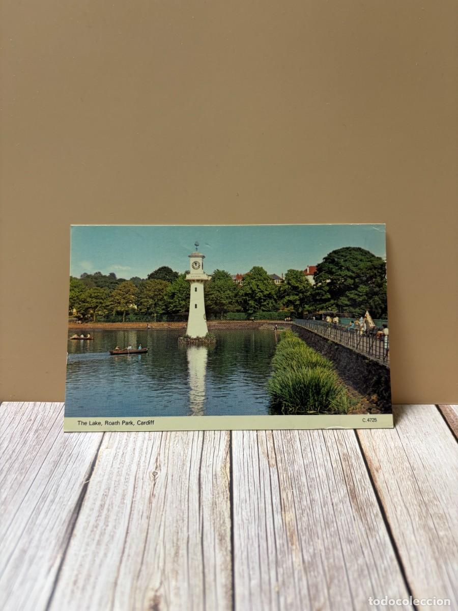 Postales: TARJETA POSTAL. GALES. CARDIFF. ROATH PARK. THE LAKE Y CLOCK TOWER. POSTAL FOTOGR&Aacute;FICA EN COLOR.