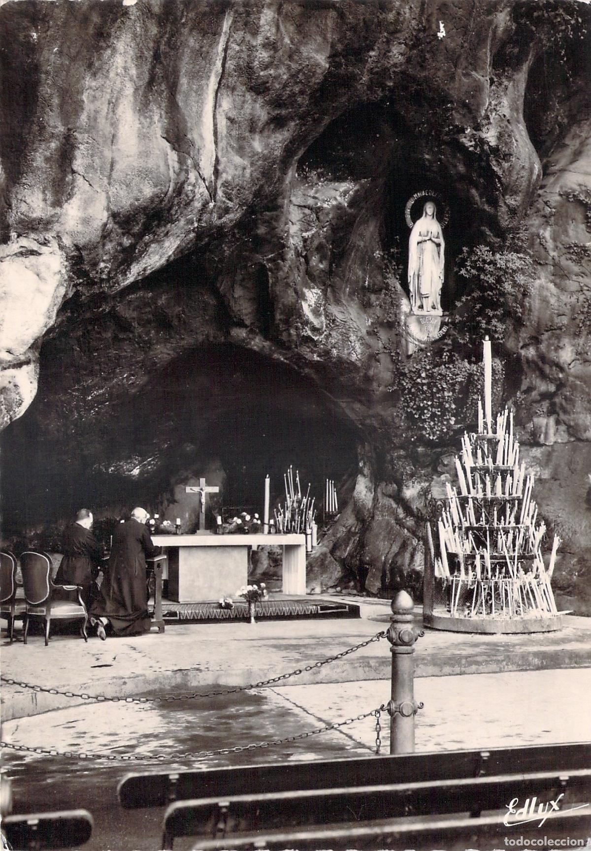 Postales: Postal de la Gruta Milagrosa de Lourdes con Altar