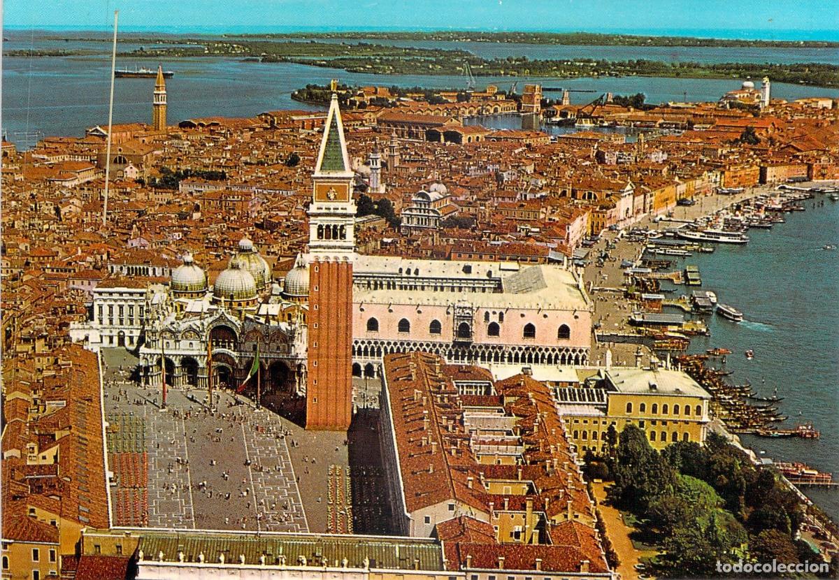 Postales: Postal de la vista a&eacute;rea de Venecia con la Plaza de San Marcos