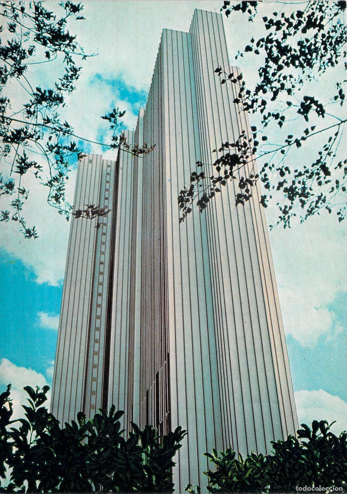 Postales: Postal del Hotel Paris-Sheraton, Arquitectura Moderna en Par&iacute;s