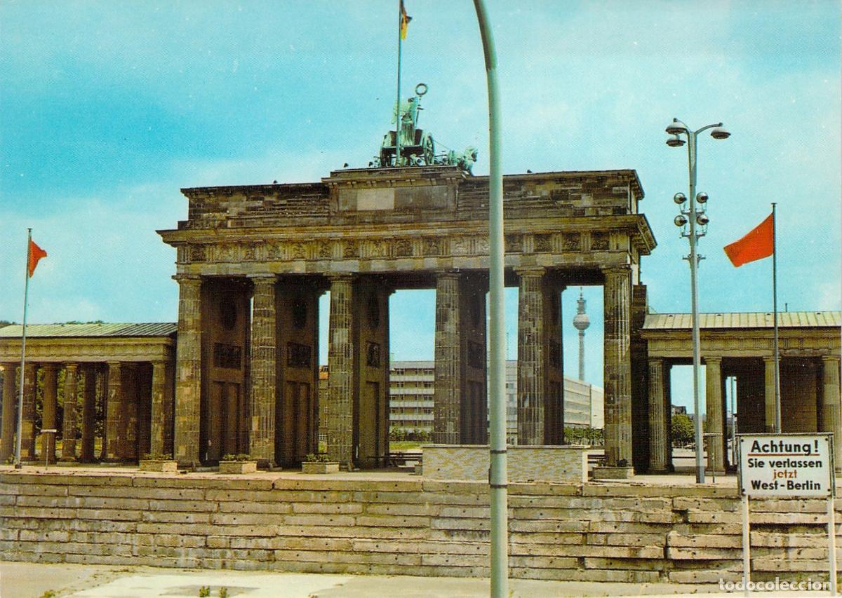 Postales: Postal de la Puerta de Brandeburgo en Berl&iacute;n Alemania