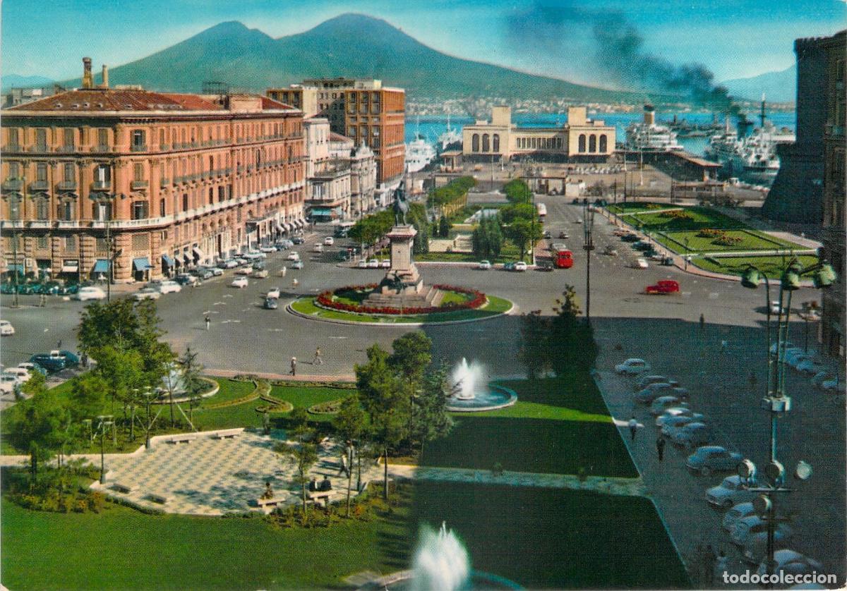Cartoline: Postal de Piazza Municipio y Estaci&oacute;n Mar&iacute;tima en N&aacute;poles