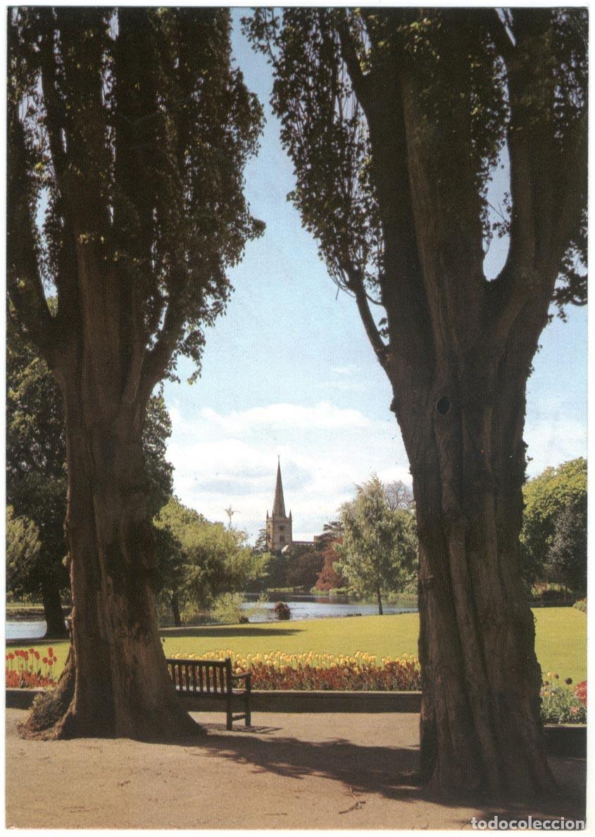 Postales: Holy Trinity Church and Avon from the Garden's of the Royal Shakespeare Theatre (Stratford-Upon-Avon