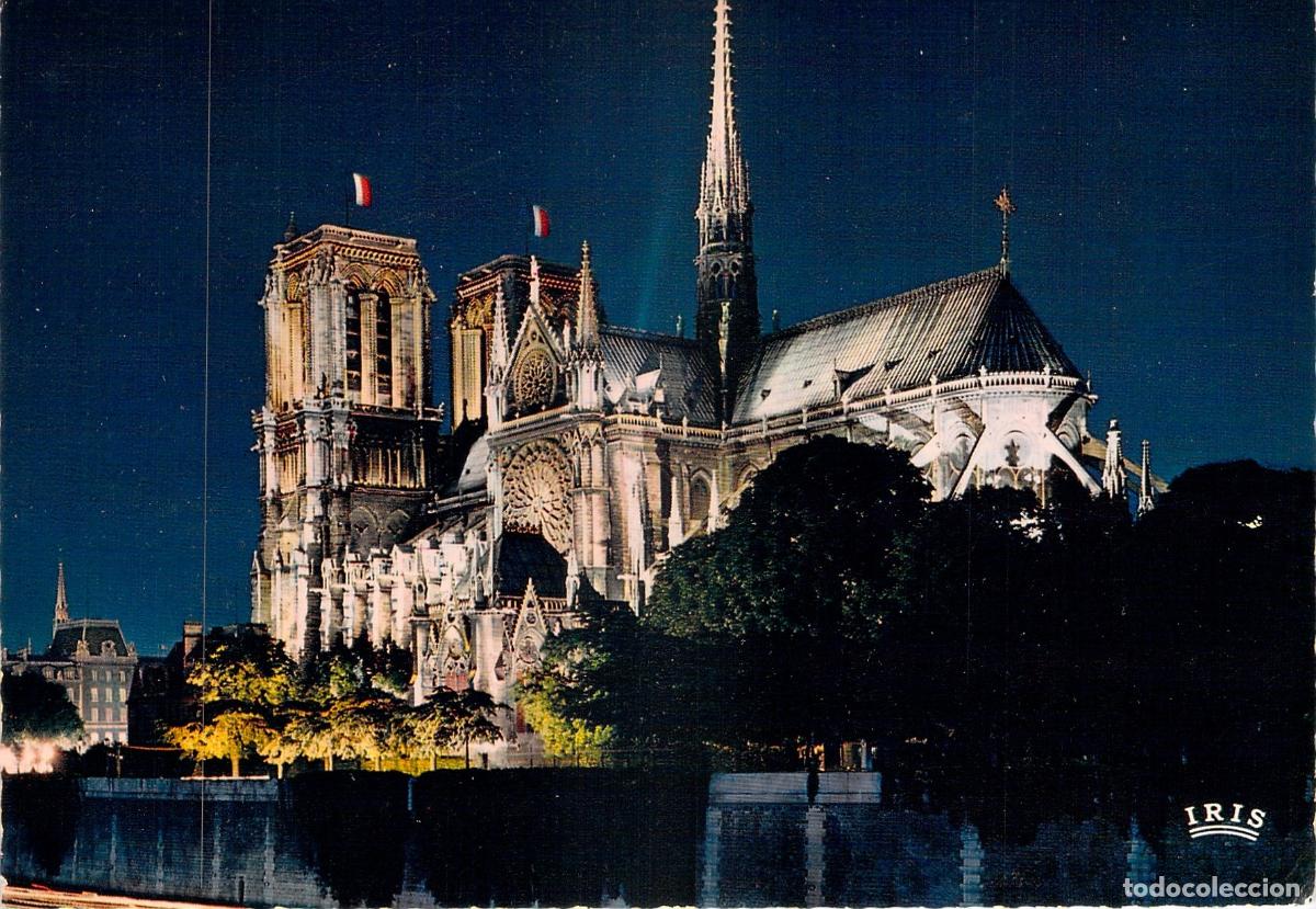 Postales: Postal de la Catedral de Notre-Dame Iluminada en Par&iacute;s