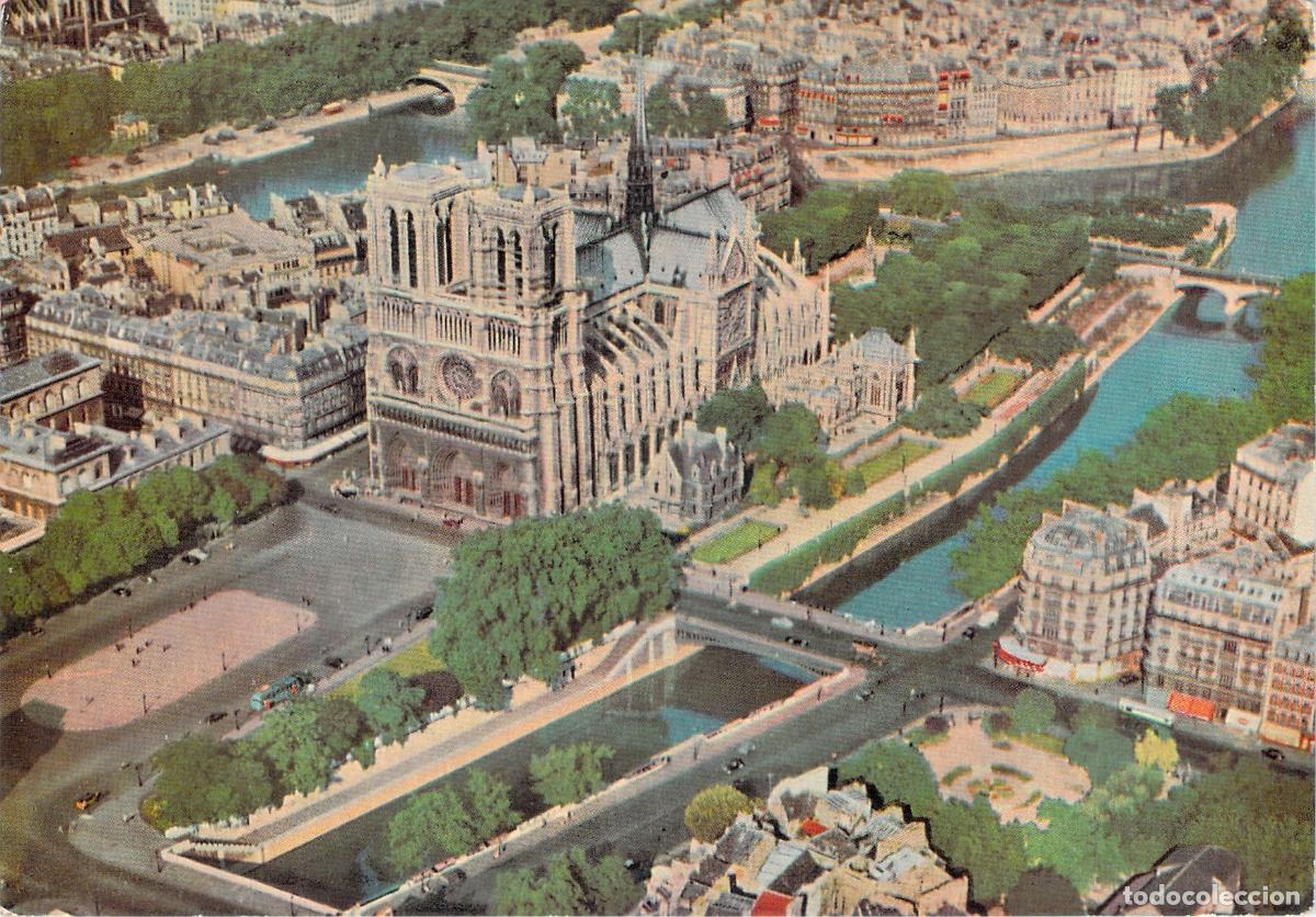 Postales: Postal de Vista A&eacute;rea de la Catedral de Notre-Dame en Par&iacute;s