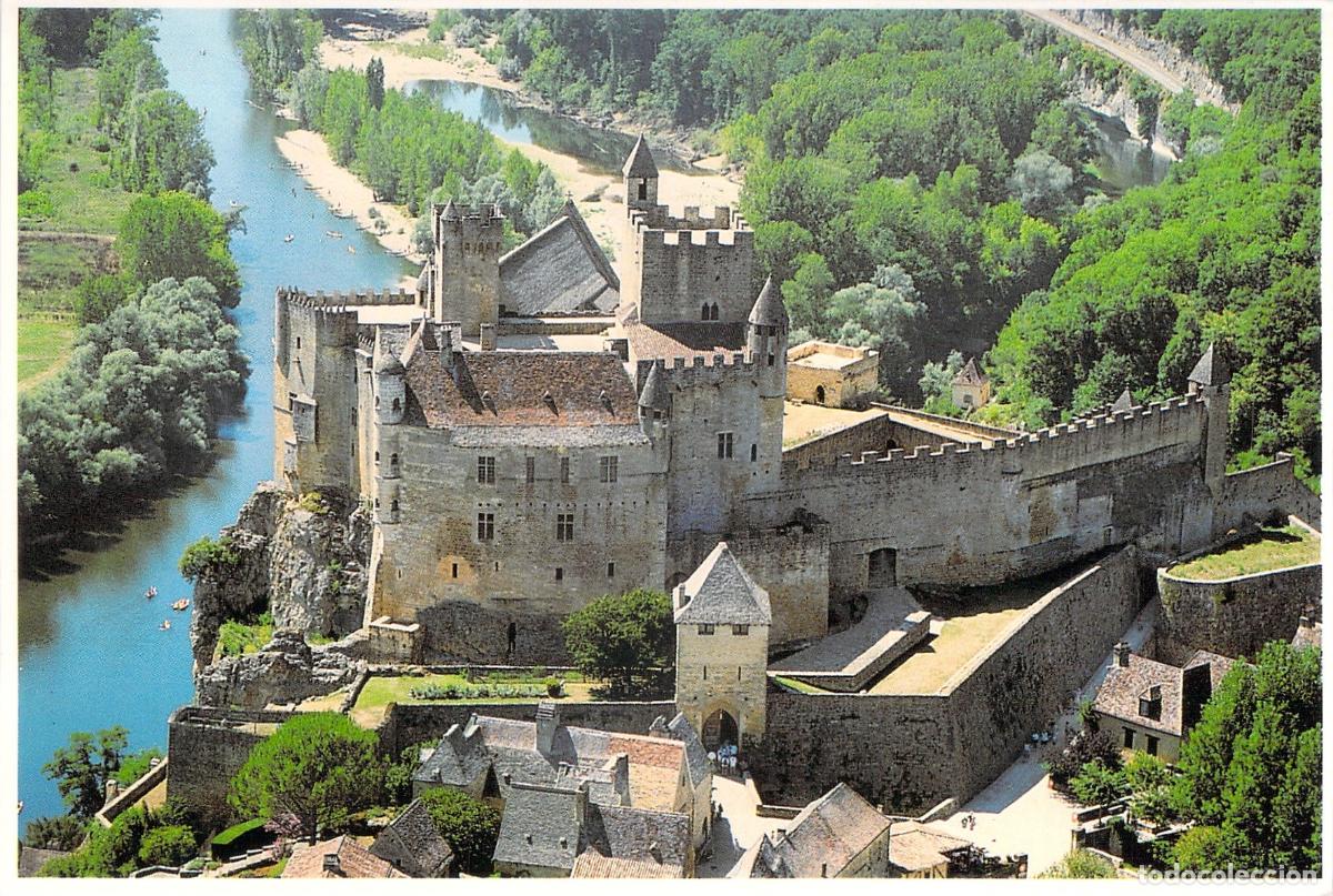 Postcards: Postal Castillo de Beynac y Valle de la Dordo&ntilde;a Francia
