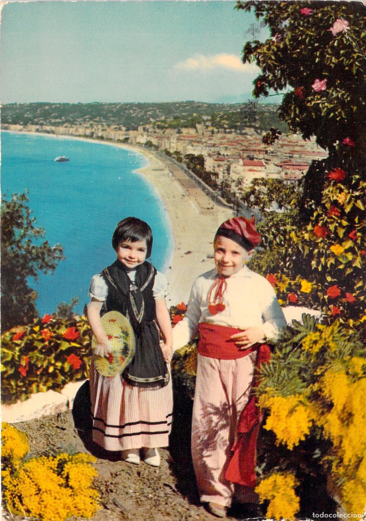 Postcards: Postal de Niza: Vista de la Bah&iacute;a con Ni&ntilde;os en Traje Tradicional