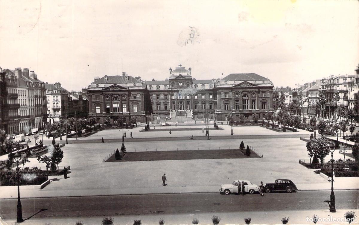 Postales: Postal Place de la R&eacute;publique y la Prefectura en Lille Francia