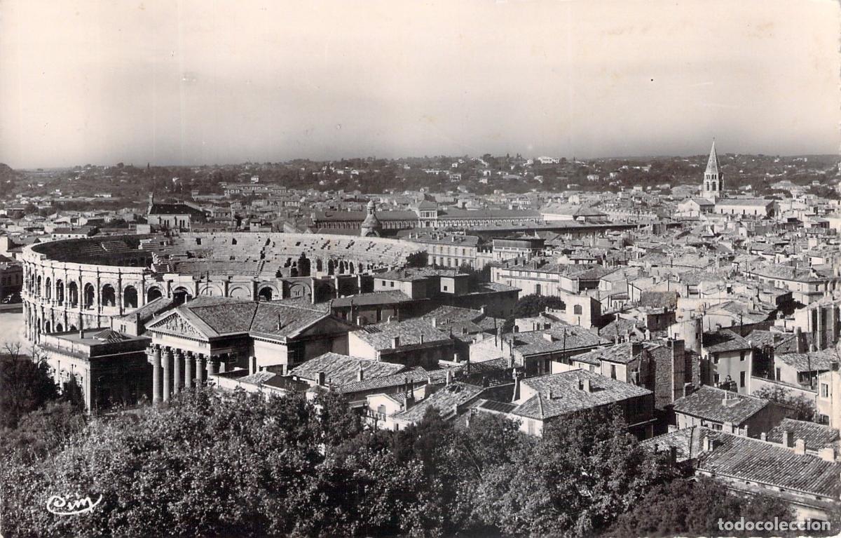 Postales: Postal de la Vista General de N&icirc;mes y su Anfiteatro Romano