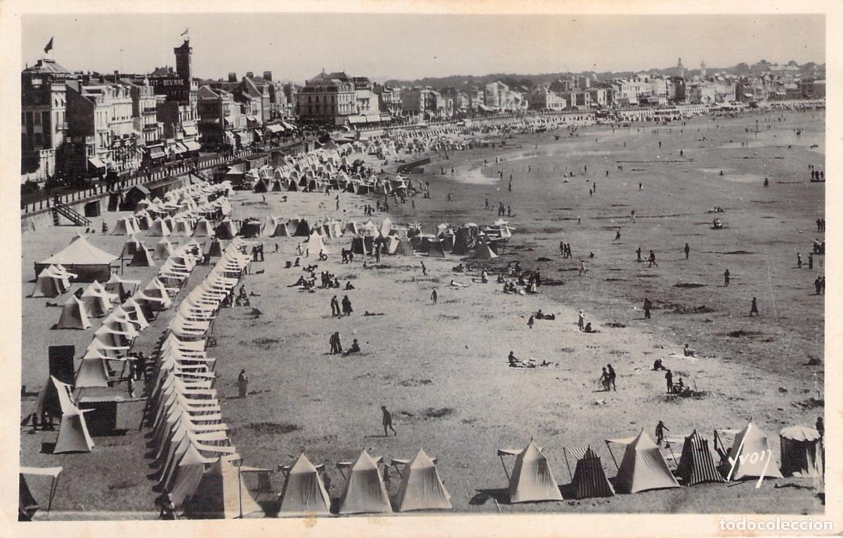 Postales: Postal de la vista general de la playa en Les Sables-d'Olonne, Vend&eacute;e