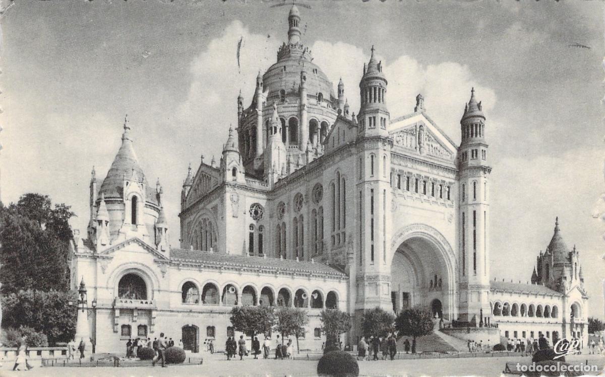 Postales: Postal de la Bas&iacute;lica de Santa Teresa en Lisieux, Francia