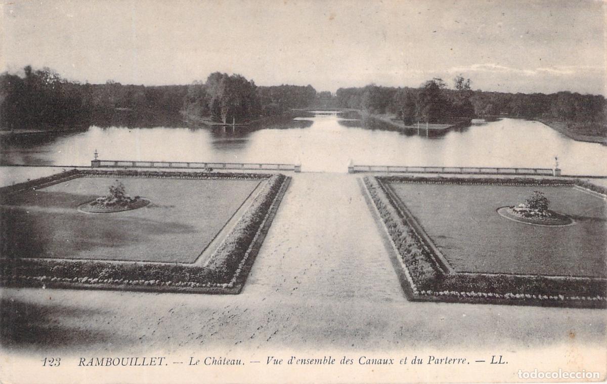 Postales: Postal del Castillo de Rambouillet con Canales y Parterre