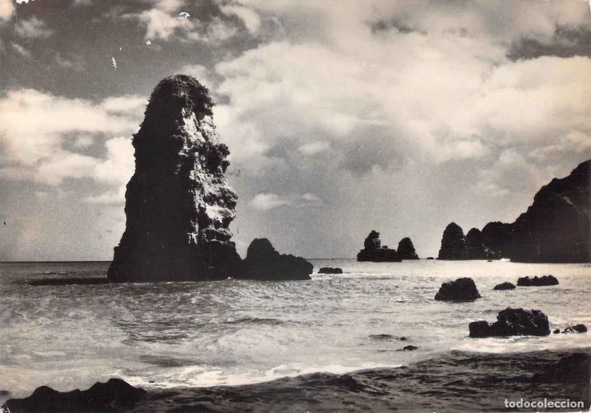 Postales: Postal de Lagos Portugal O Gigante da Ba&iacute;a Formaci&oacute;n Rocosa