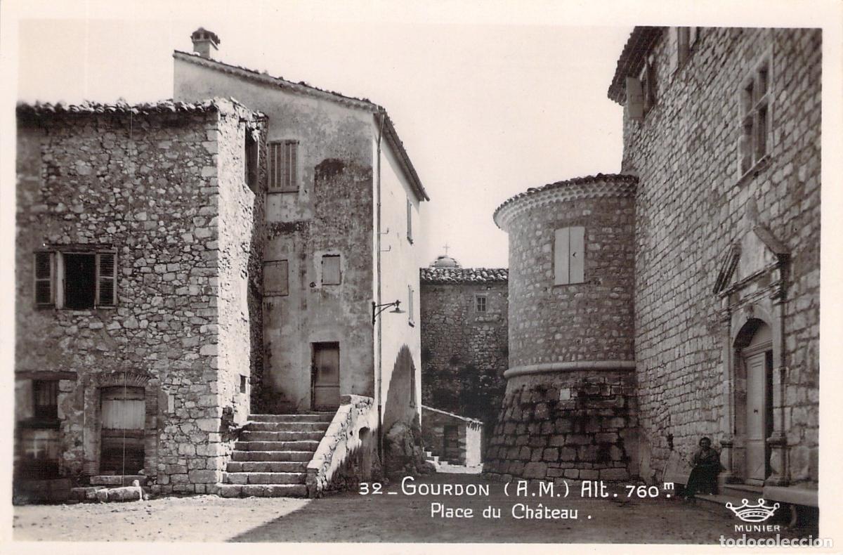 Cartoline: Postal de Gourdon, Francia - Place du Ch&acirc;teau