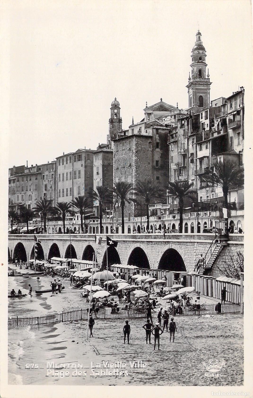 Cartoline: Postal de Menton, La Vieille Ville y Plage des Sablettes, Francia