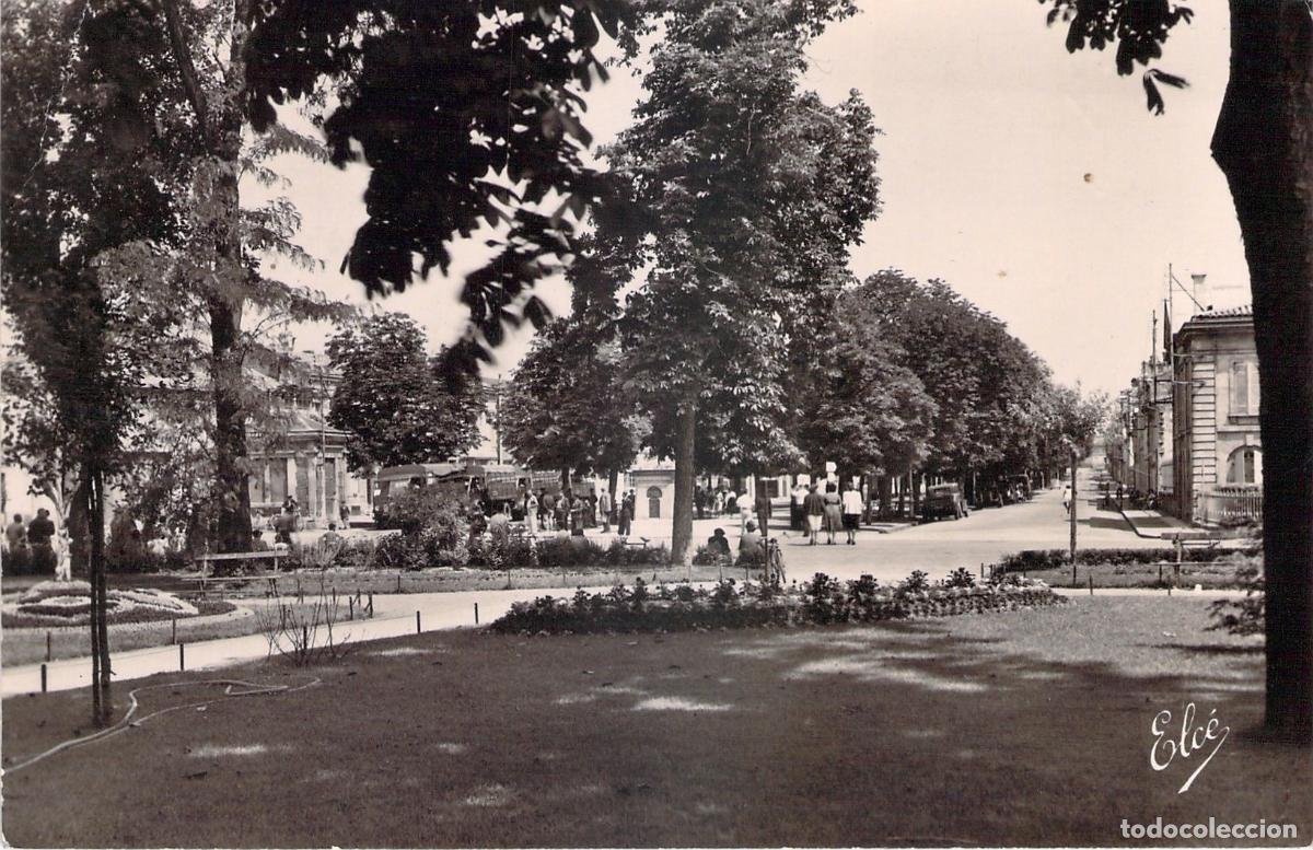 Postales: Postal de Libourne Francia - Les All&eacute;es et la Place Decazes