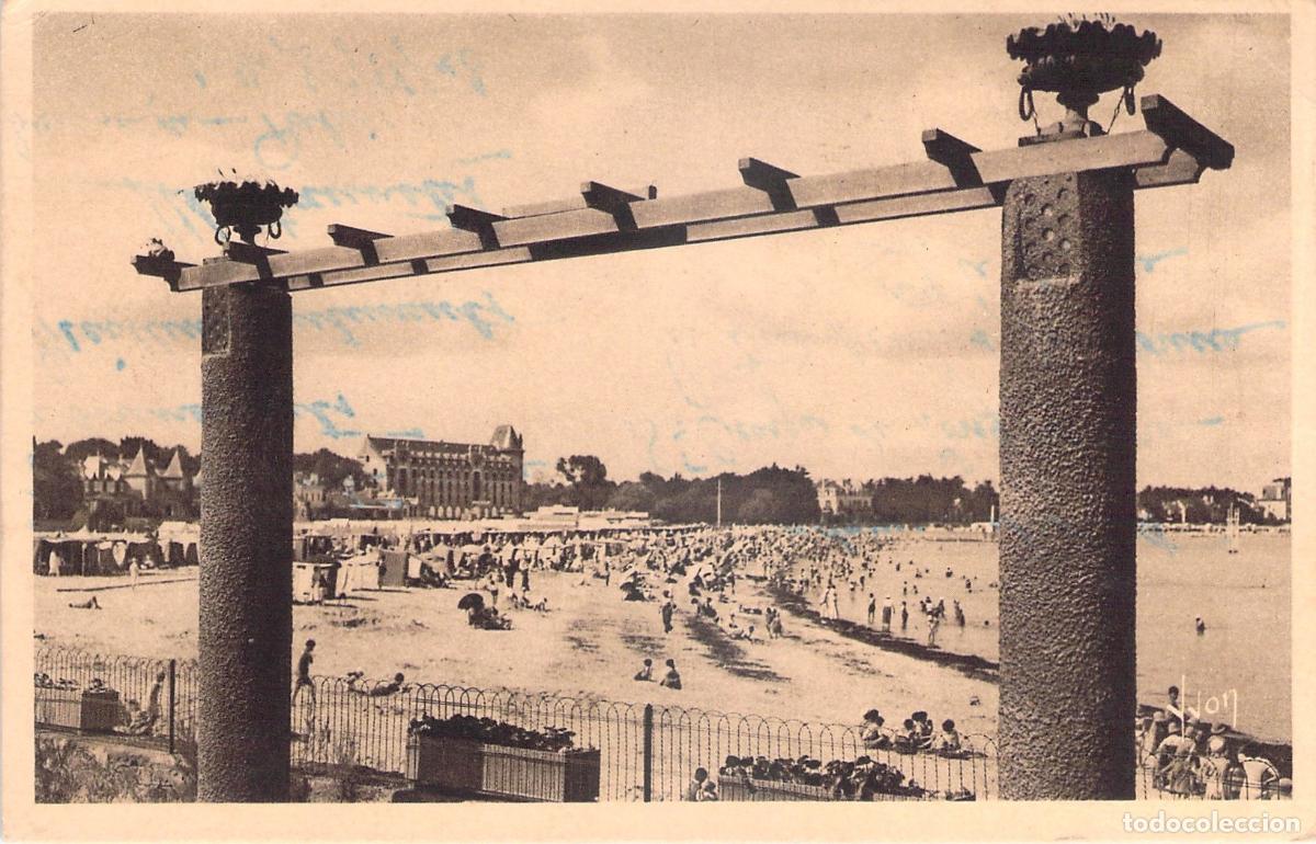 Postales: Postal de la Playa de Le Pouliguen con Ba&ntilde;istas