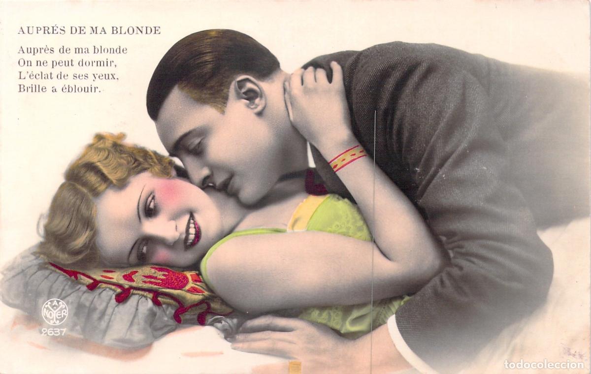 Postales: Postal Rom&aacute;ntica Francesa de Pareja Abrazada con Beso