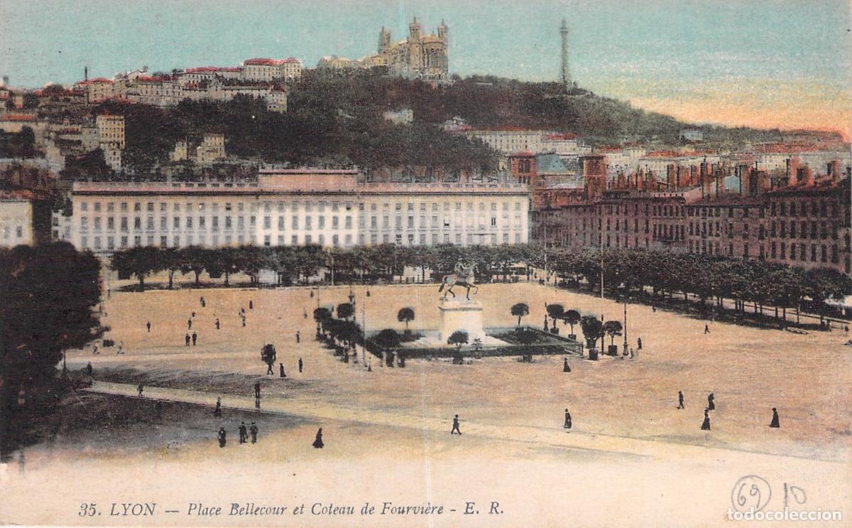 Cartoline: Postal de la Place Bellecour y Colina de Fourvi&egrave;re en Lyon
