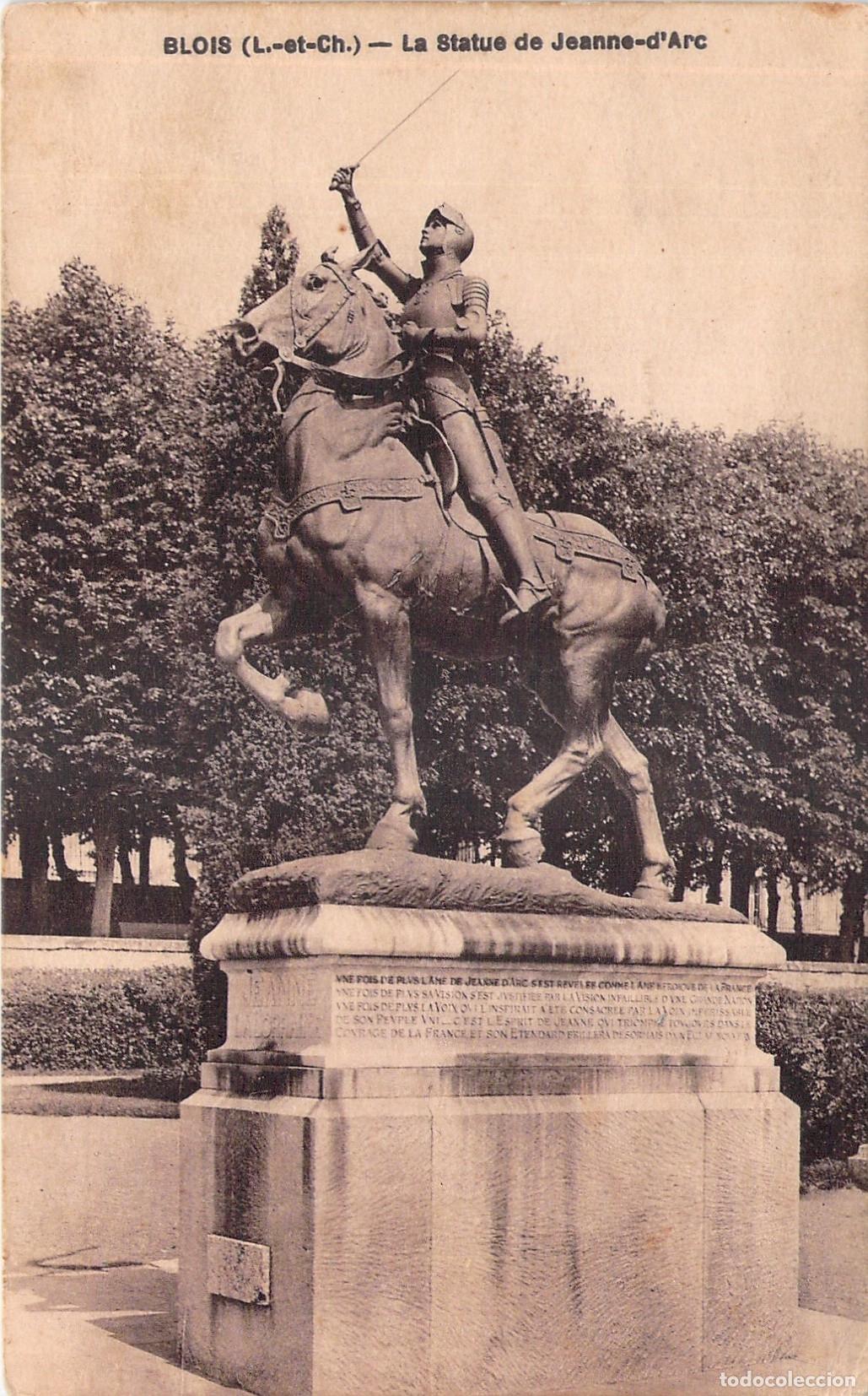 Postales: Postal de la Estatua Ecuestre de Juana de Arco en Blois, Francia