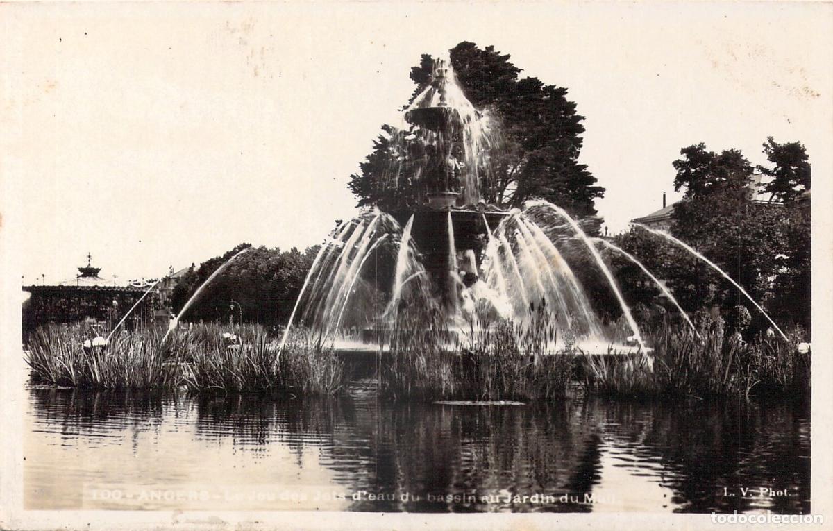 Cartoline: Postal Fuente del Jardin du Mail en Angers Francia