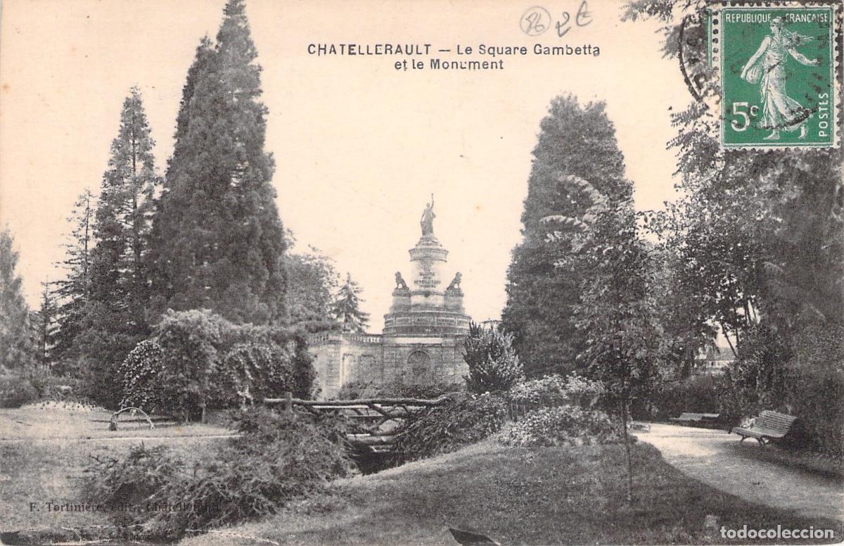 Postcards: Postal de Ch&acirc;tellerault - Le Square Gambetta y el Monumento