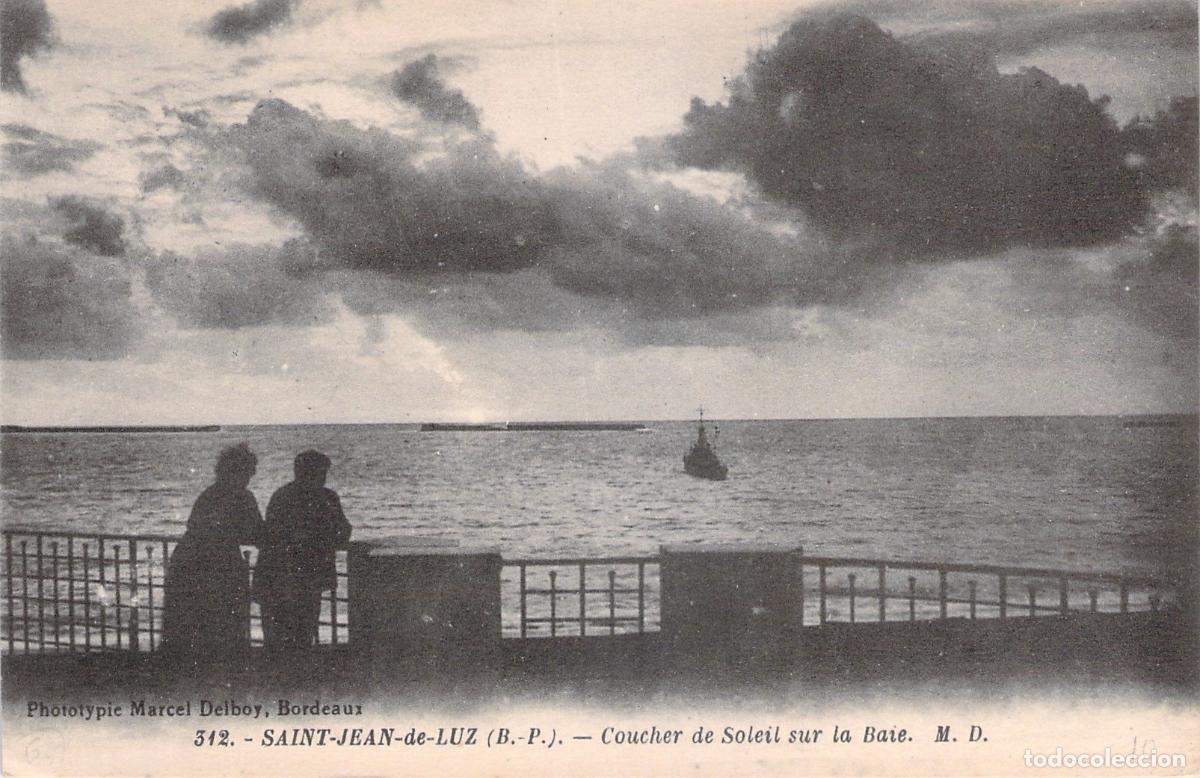 Postcards: Postal de Saint-Jean-de-Luz con Atardecer en la Bah&iacute;a