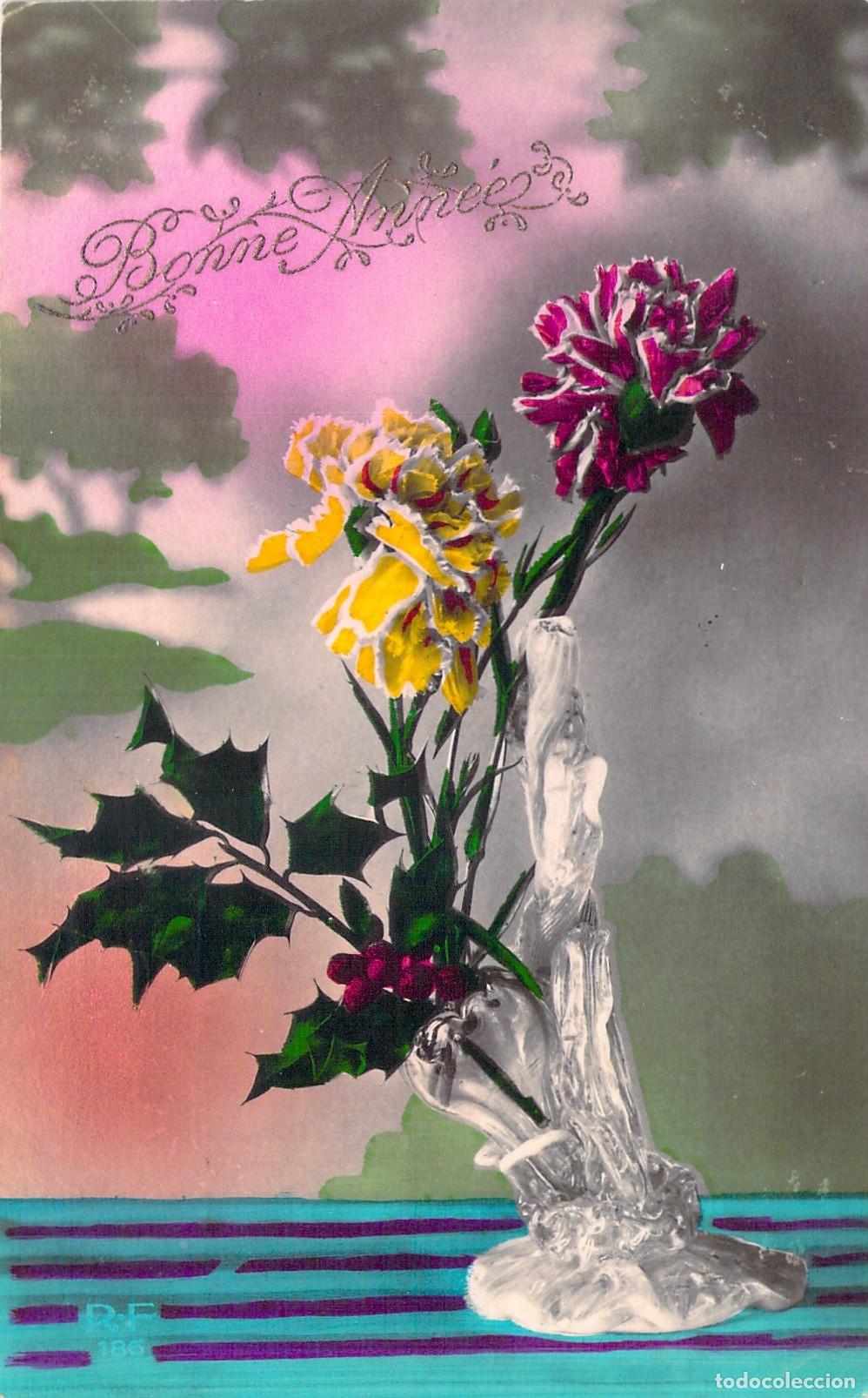 Cartes Postales: Postal de A&ntilde;o Nuevo con Flores de Clavel y Acebo en Jarr&oacute;n