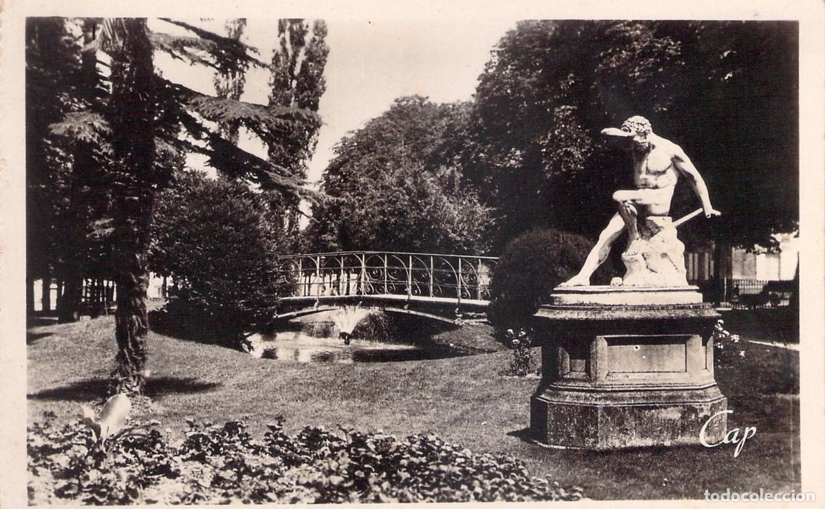 Postales: Postal de Niort: Jardines de la Br&egrave;che con Estatua y Puente