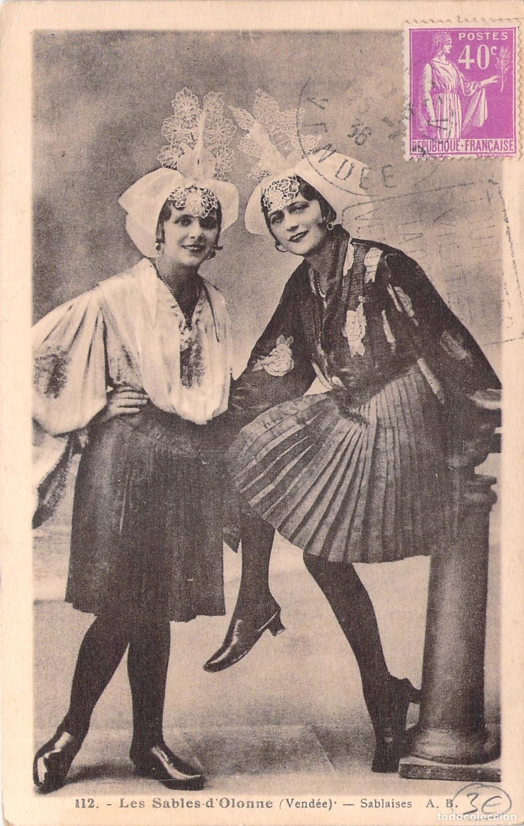Postales: Postal de Mujeres con Traje Tradicional Sablaises de Les Sables-d'Olonne
