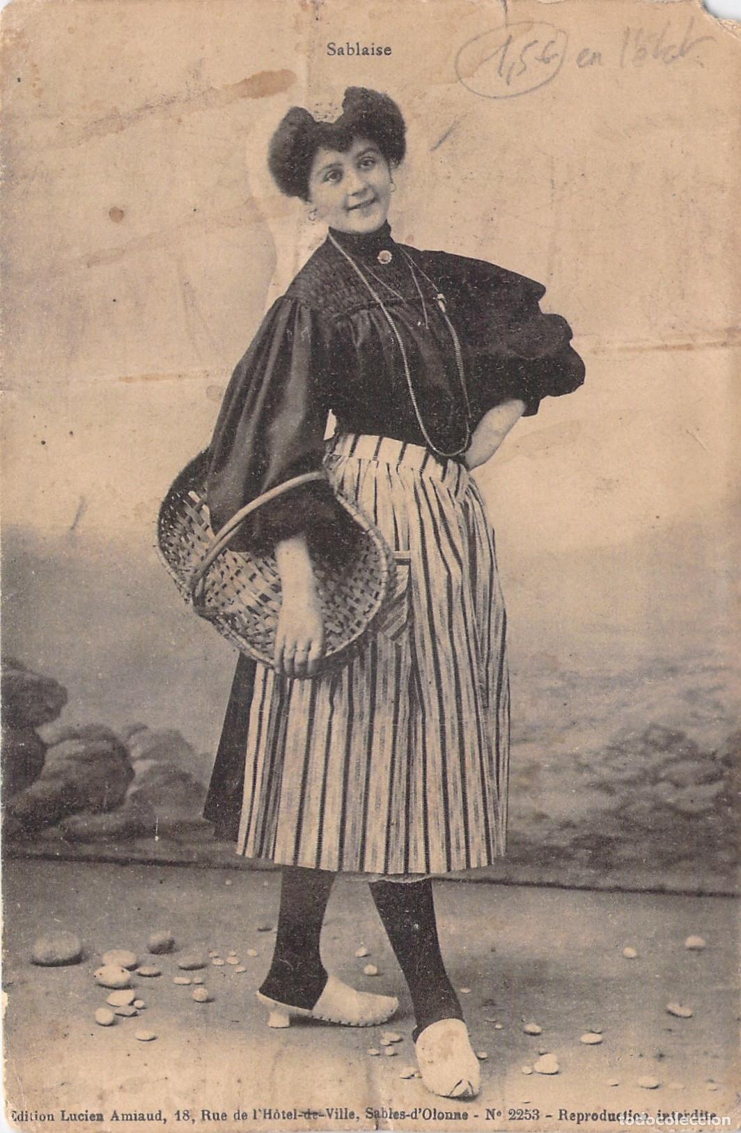 Postales: Postal de Mujer con Traje Tradicional Sablaise, Les Sables-d'Olonne
